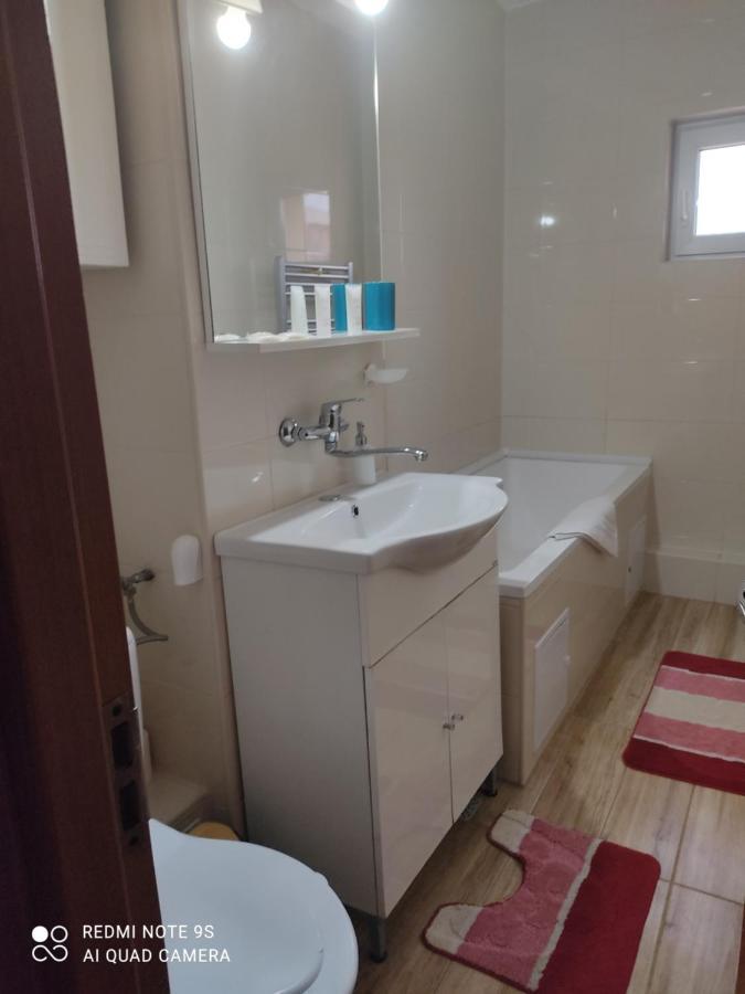 Apartment Farmec Cluj-Napoca Buitenkant foto